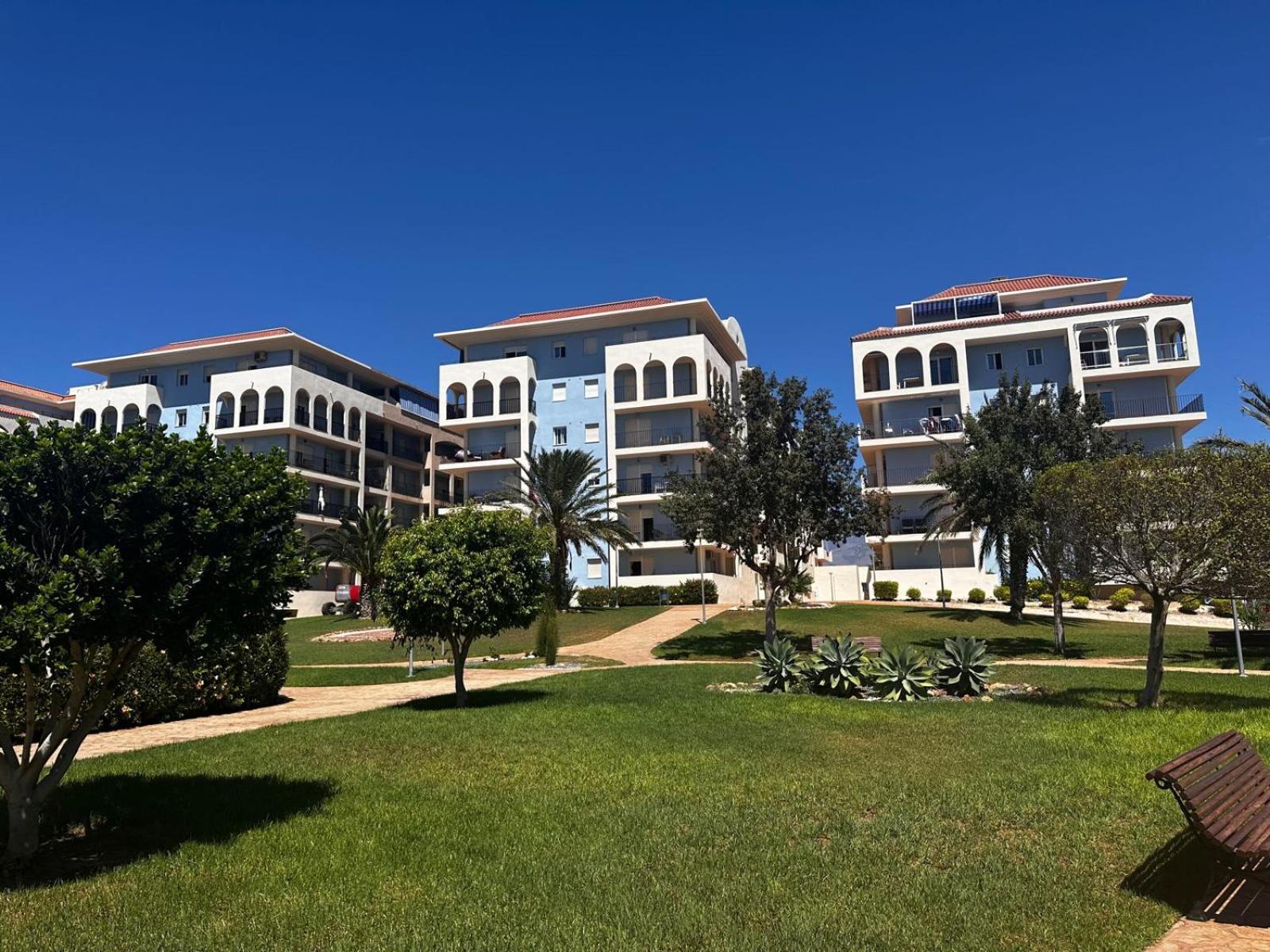 Luxurious Spacious Three Bedroom Apartment On Beachfront อัลเมริมาร์ ภายนอก รูปภาพ