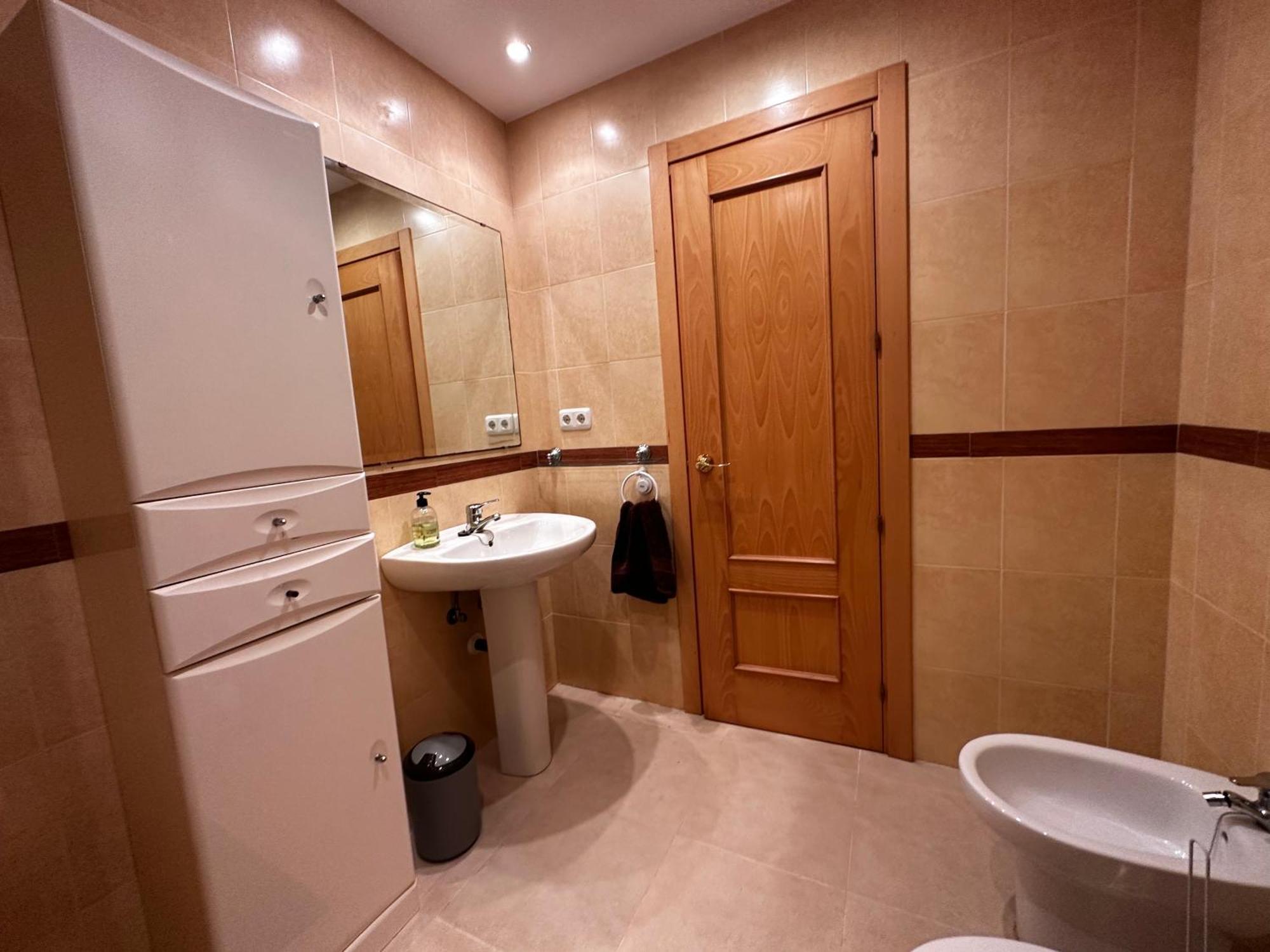 Luxurious Spacious Three Bedroom Apartment On Beachfront อัลเมริมาร์ ภายนอก รูปภาพ